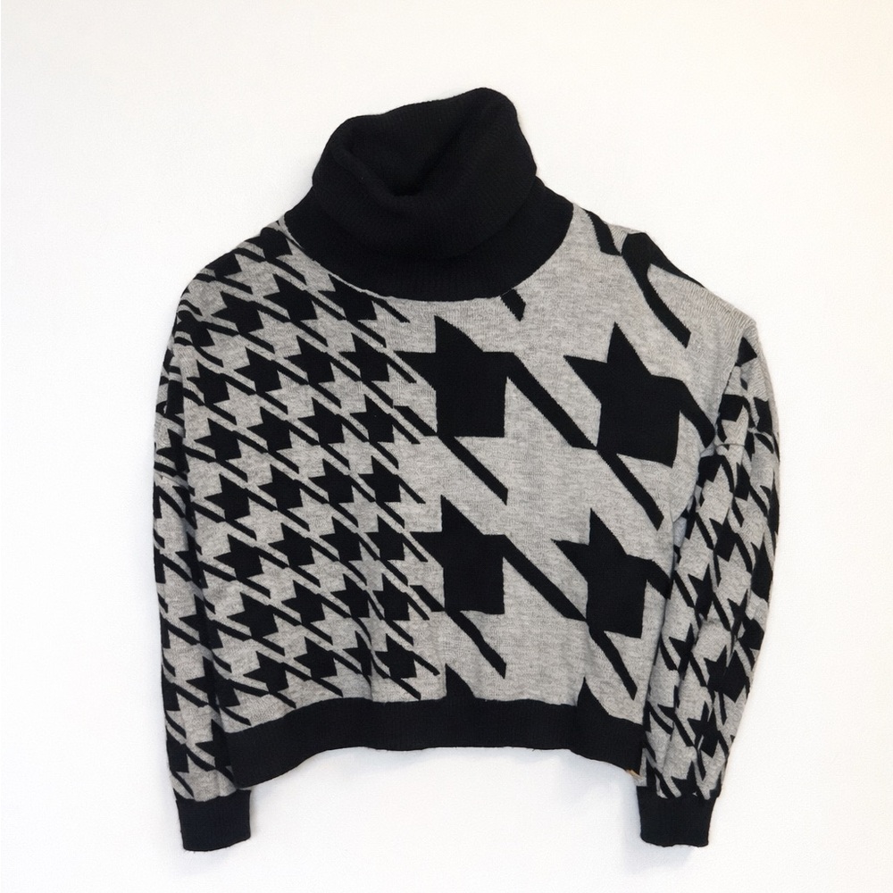 🖤 William Rast Oversized Houndstooth Turtleneck Sweater, Size M